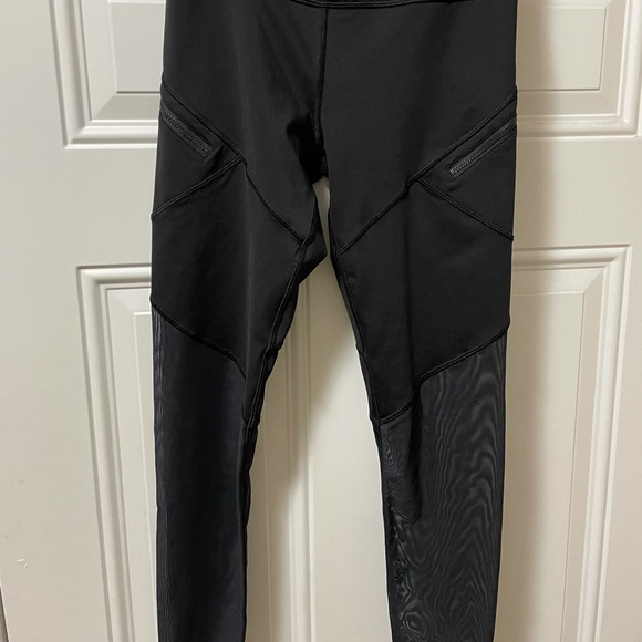 Ivivva black leggings with mesh bottoms. Excellent condition - Picture 2 of 7